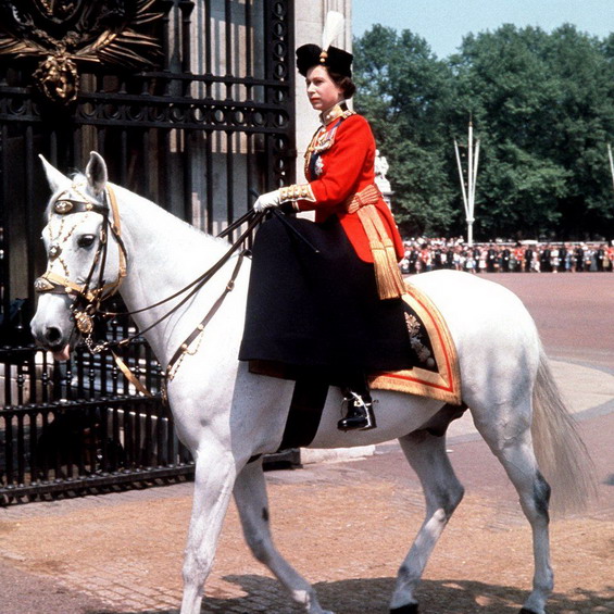 Кралицата Елизабета II