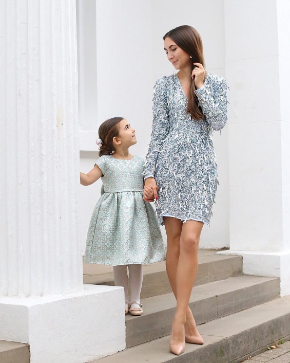 Галина Томас со ќеркичката